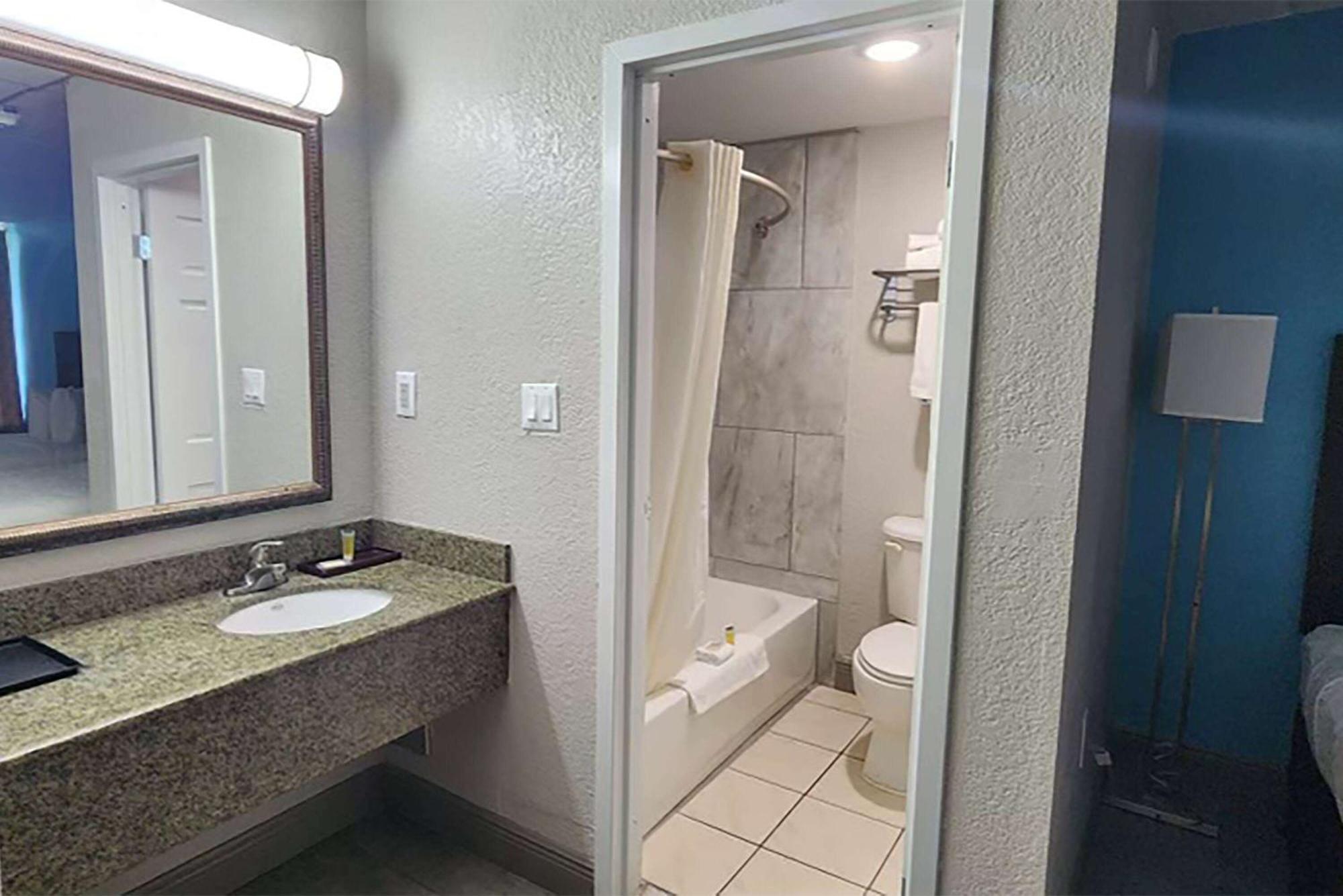 Travelodge By Wyndham Kingsland Ga Buitenkant foto